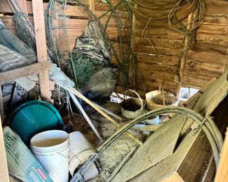 Christmas arch and more in barn
