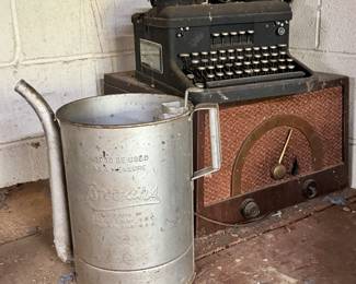 Vintage typewriter, radios, oil can 