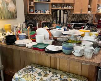 Lots of Kitchen Items