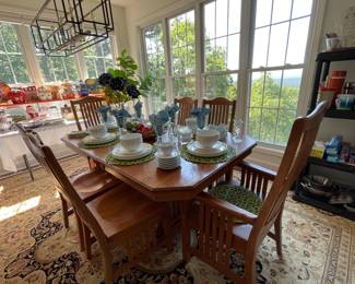 dining table w/6 chairs, nice one