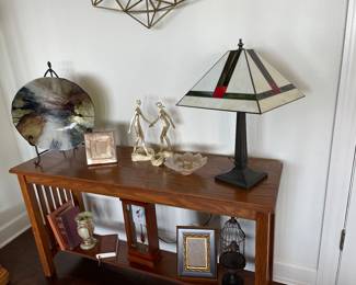 sofa/foyer table, nice lamp