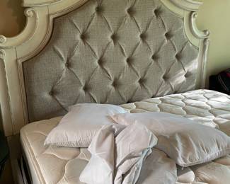king bed w/upholstered headboard