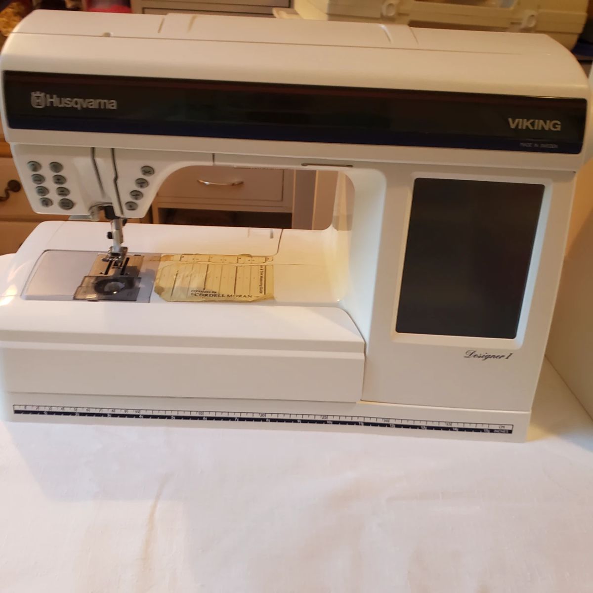 HUSQVARNA, Viking sewing machine w  extras