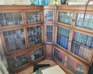 Beautiful corner bookcase, leaded glass
