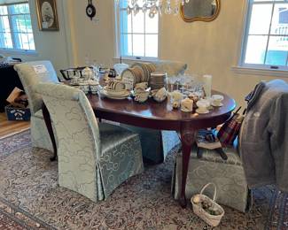 DINING TABLE & 4 CHAIRS