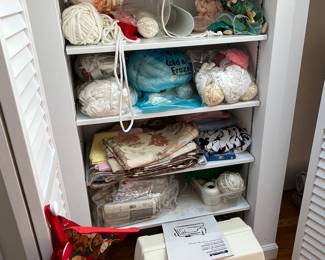 SEWING MACHINE & YARN