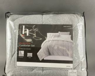 Lot 343 | New Home Expressions Reversible Comforter Set