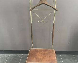 Lot 53 | Vintage Valet Butler Chair