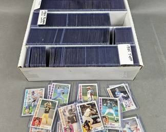 Lot 498 | Vintage Topps Baseball Cards in Sleeves