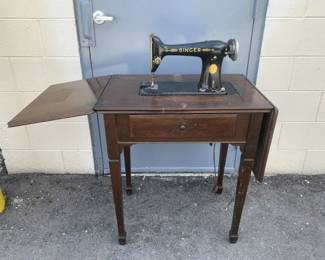 Lot 289 | Vintage Singer Sewing Machine Cabinet