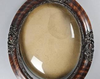 Lot 255 | Vintage Oval Bubble Glass Picture Frame