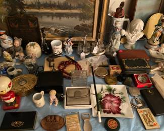 Trinket boxes, compacts, figurines