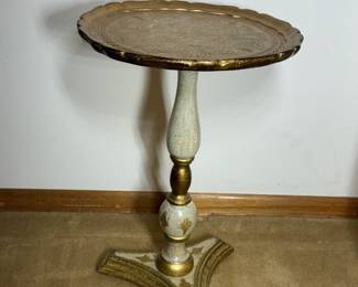 made in Itally gold and white round table