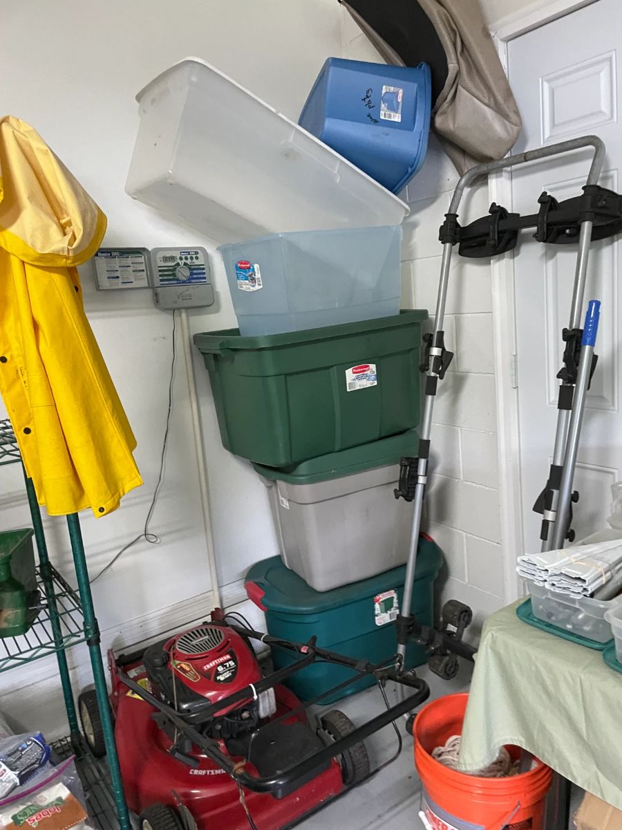 Helping Hands Estate Sales /Fl Dunnellon starts on 4/24/2024