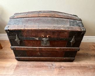 19th Century Victorian Tooled Leather & Oak Dome Top Steamer Trunk 