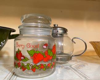 1980 Strawberry Shortcake "Berry Good" Canister