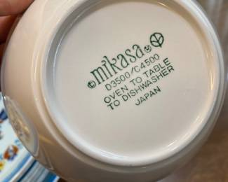 16 Piece Mikasa Colormates Blue Bell