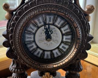 Black/Gold Ornate Lisheng Mantle Clock