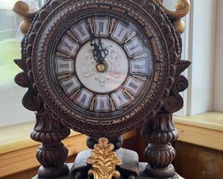 Black/Gold Ornate Lisheng Mantle Clock