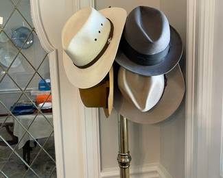 Numerous great men's hats