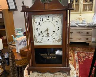 THE MARTIN CLOCK MAKERS Antique Mahogany Mantel Clock