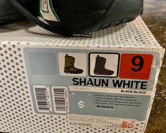 Shaun White by Burton Size 9 Mens