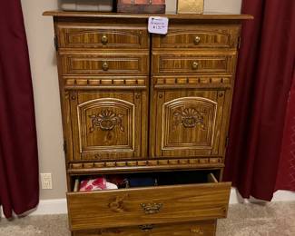 Armoire
Was $130
Now $32.50