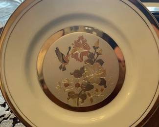 Vinage hummingbird plate