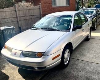 Beautiful Saturn 2002 81,000 miles