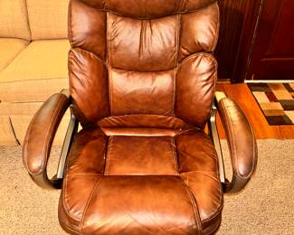 Stunning leather office chair.