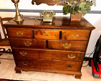 Beautiful chest of drawers.