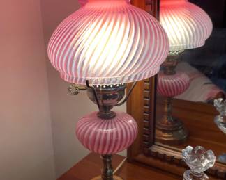 CRANBERRY SWIRL LAMP