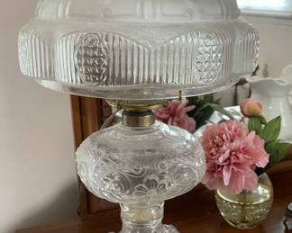 ANTIQUE CLEAR CRYSTAL LAMP SET