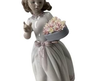Lladro For A Special Someone Porcelain Figurine