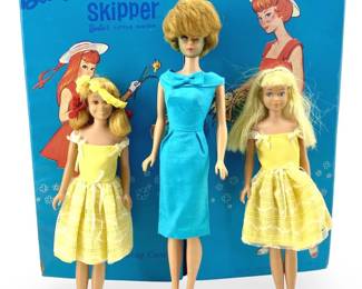 1964 Barbie & Skipper Carrying Case & Accessories