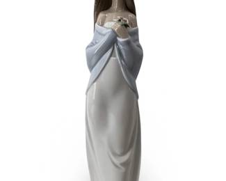 Nao Lladro Beautiful Lady With Flowers Figurine