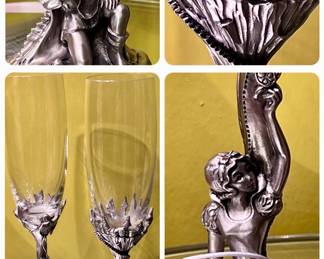 Pair of Snow White Champagne flutes 