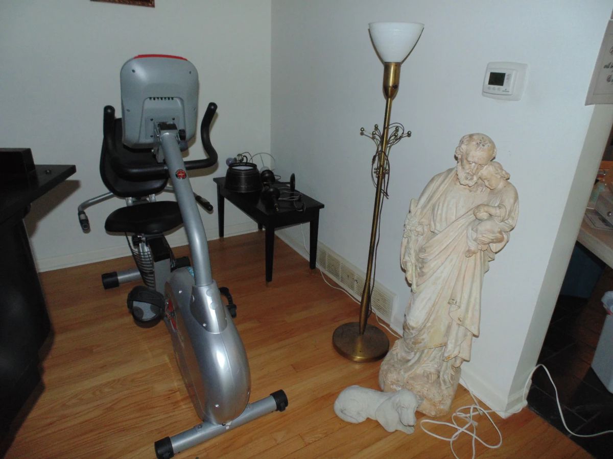 GLENVIEW ESTATE SALEPacked house! in Glenview, IL starts on 5/31/2024