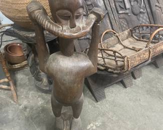 West AFRICA -ancient statue 