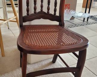 Laced cane spindleback chair