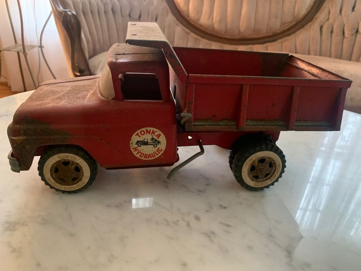 Auction items from Bobby Rutland Estate starts on 4/27/2024