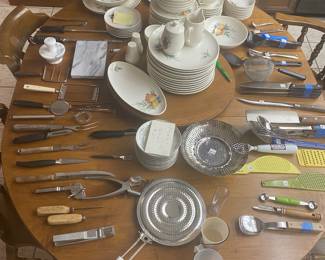 
Kitchen utensils 