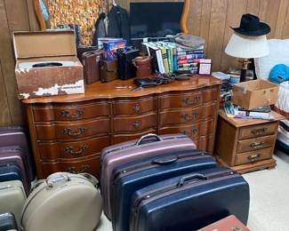Suitcases
Stetson Hat
French Provencial Dresser/mirror