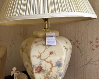 VTG Oriental Glass Lamp (B)