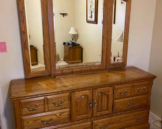 Dresser w Mirror