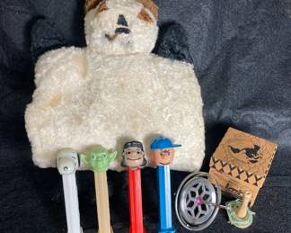 Vintage 1960s Peanuts And Yoda Pez Dispensers And Metal Top