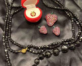 Strawberry Pin Trio Austrian Faceted Bead Strand