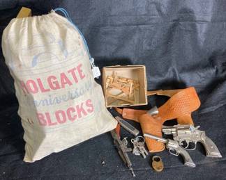 Hubley Toy Pistols And Holster And Holgate Anniversary Blocks