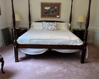 Beautiful Mahogany Rice Carved 4 Poster Plantation King Size Bed with Mattress Boxspring and Bedding