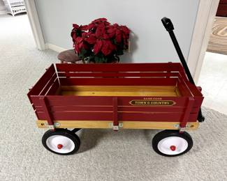 Radio Flyer Town and Country Child’s Red Wagon